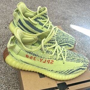 Adidas Yeezy Boost 350 V2 Sneakers